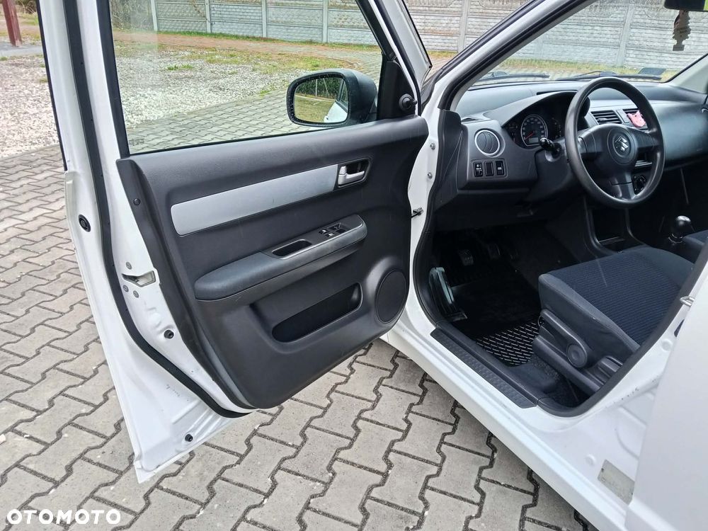 Suzuki Swift 1.3 Black and White - 24
