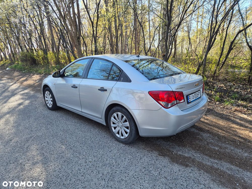 Chevrolet Cruze 1.6 LS - 2