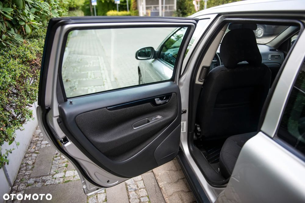 Volvo V70 2.4 Optima - 18