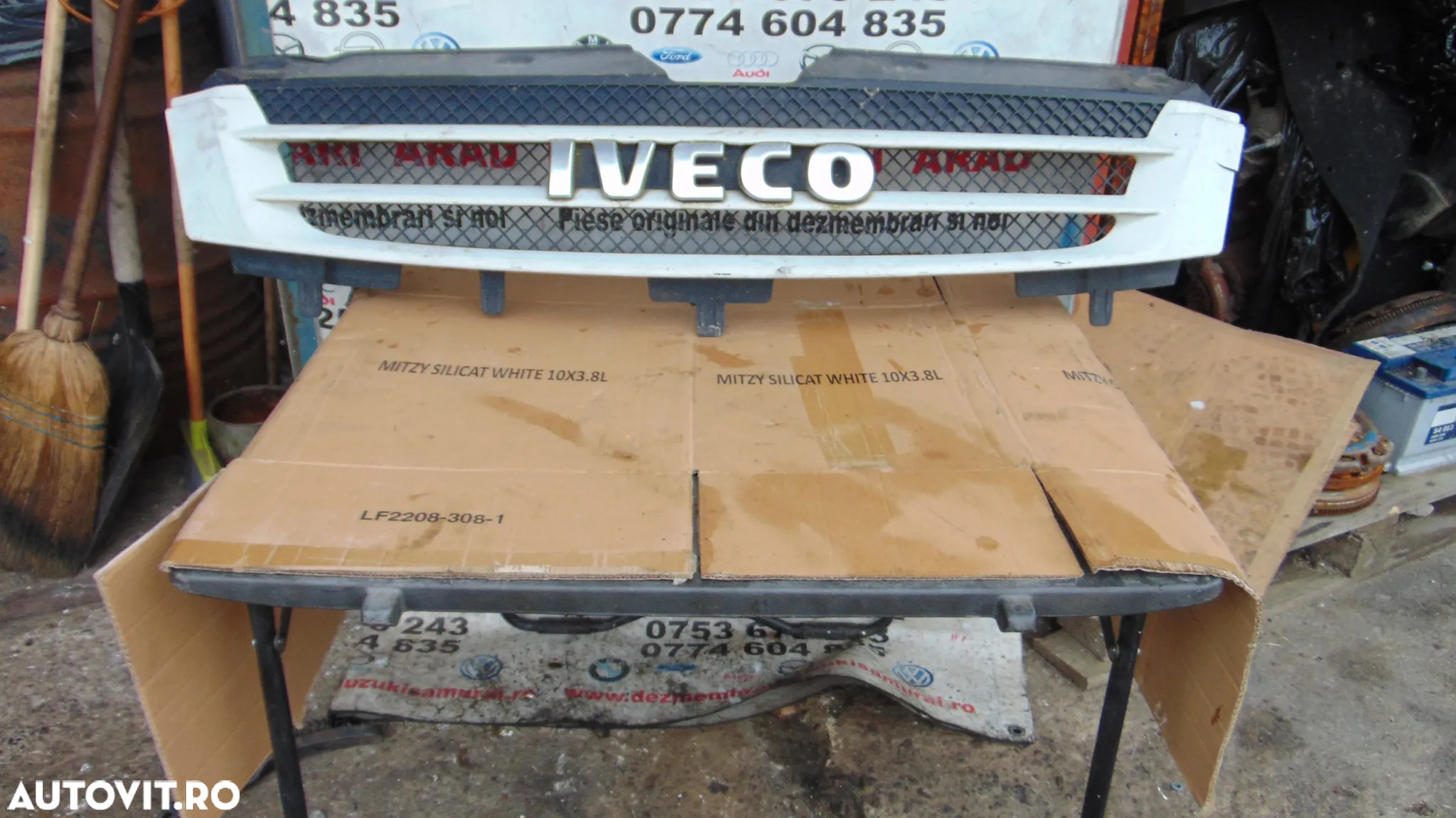 Grila Iveco Daily 5 an 2007-2011 grila frontala grila fata cu emblema iveco dayli - 2