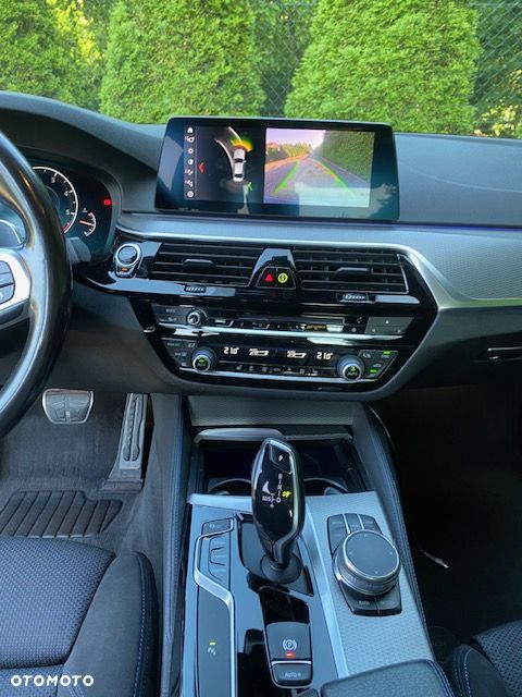 BMW Seria 5 520d xDrive - 10