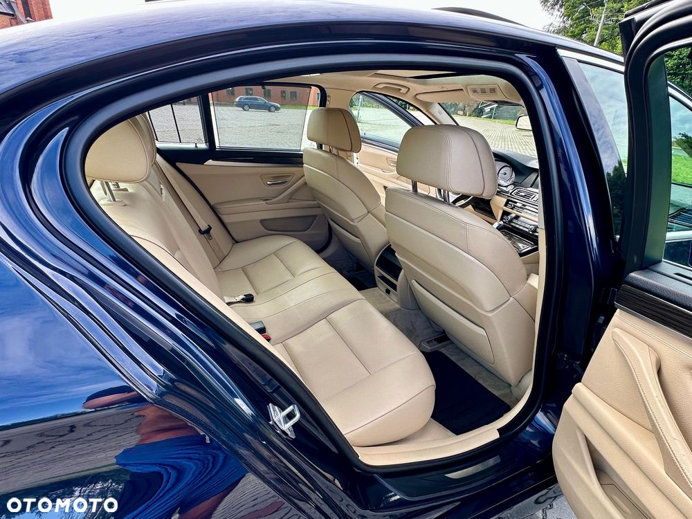 BMW Seria 5 530d xDrive Sport-Aut - 23