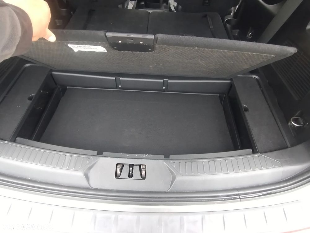 Ford Explorer - 13