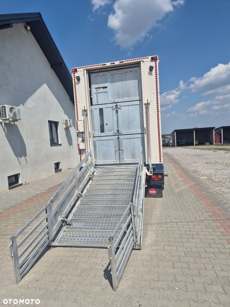 Finkl Przyczepa do przewozu zwierząt MENKE JANZEN - 13