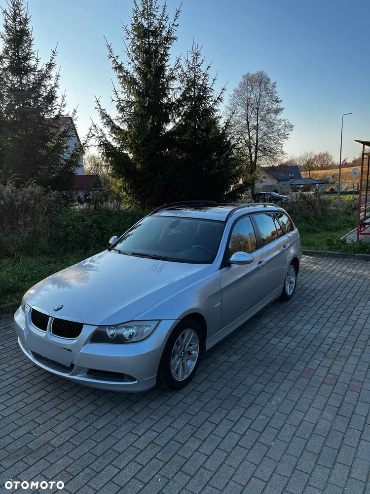 BMW Seria 3 318i - 9