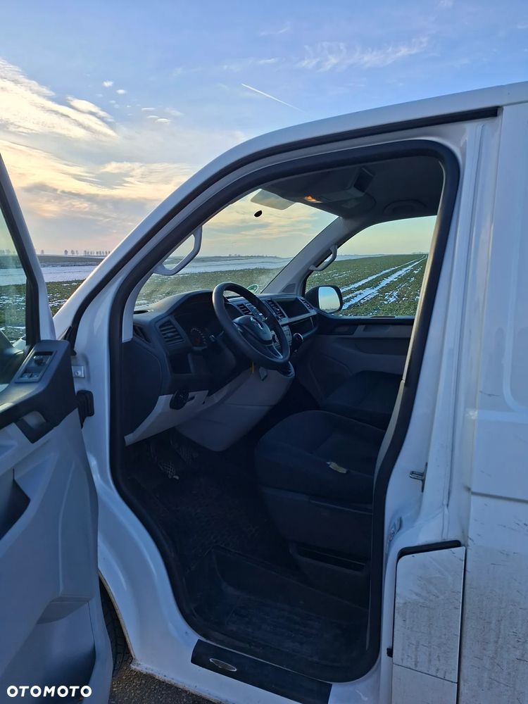 Volkswagen Transporter T6 - 6
