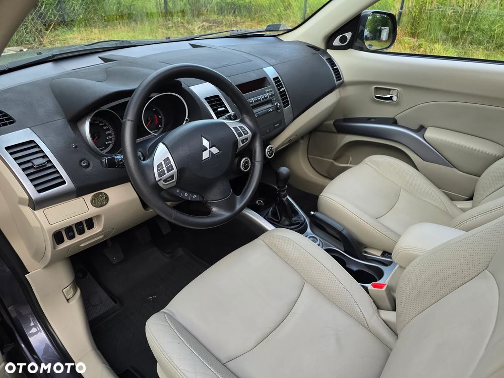 Mitsubishi Outlander 2.0 DID Instyle - 16