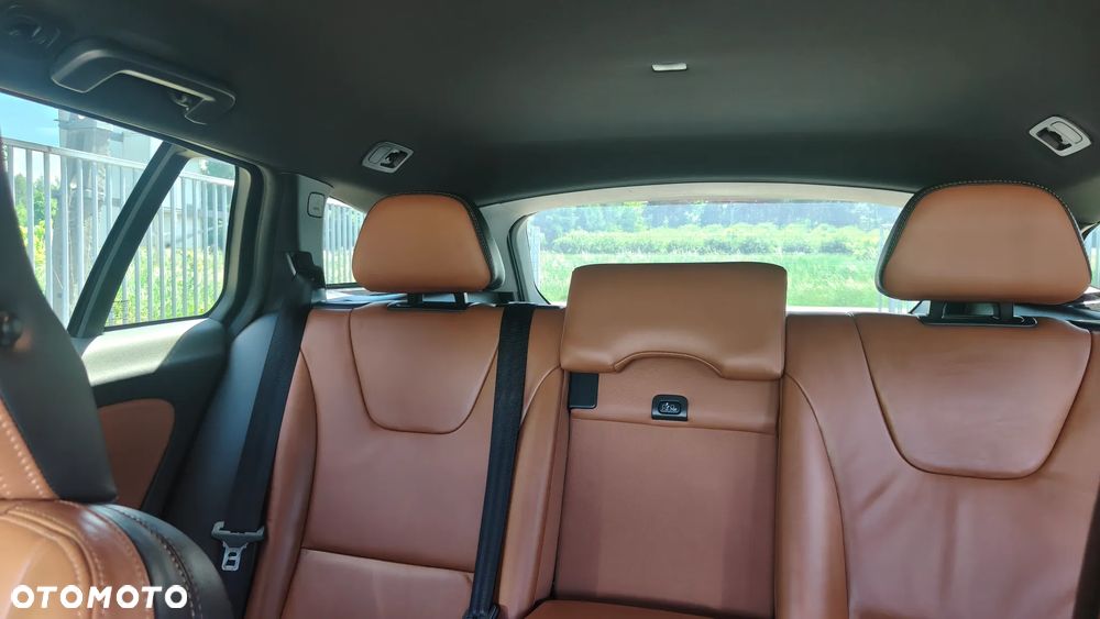Volvo V60 D5 AWD Geartronic Summum - 12