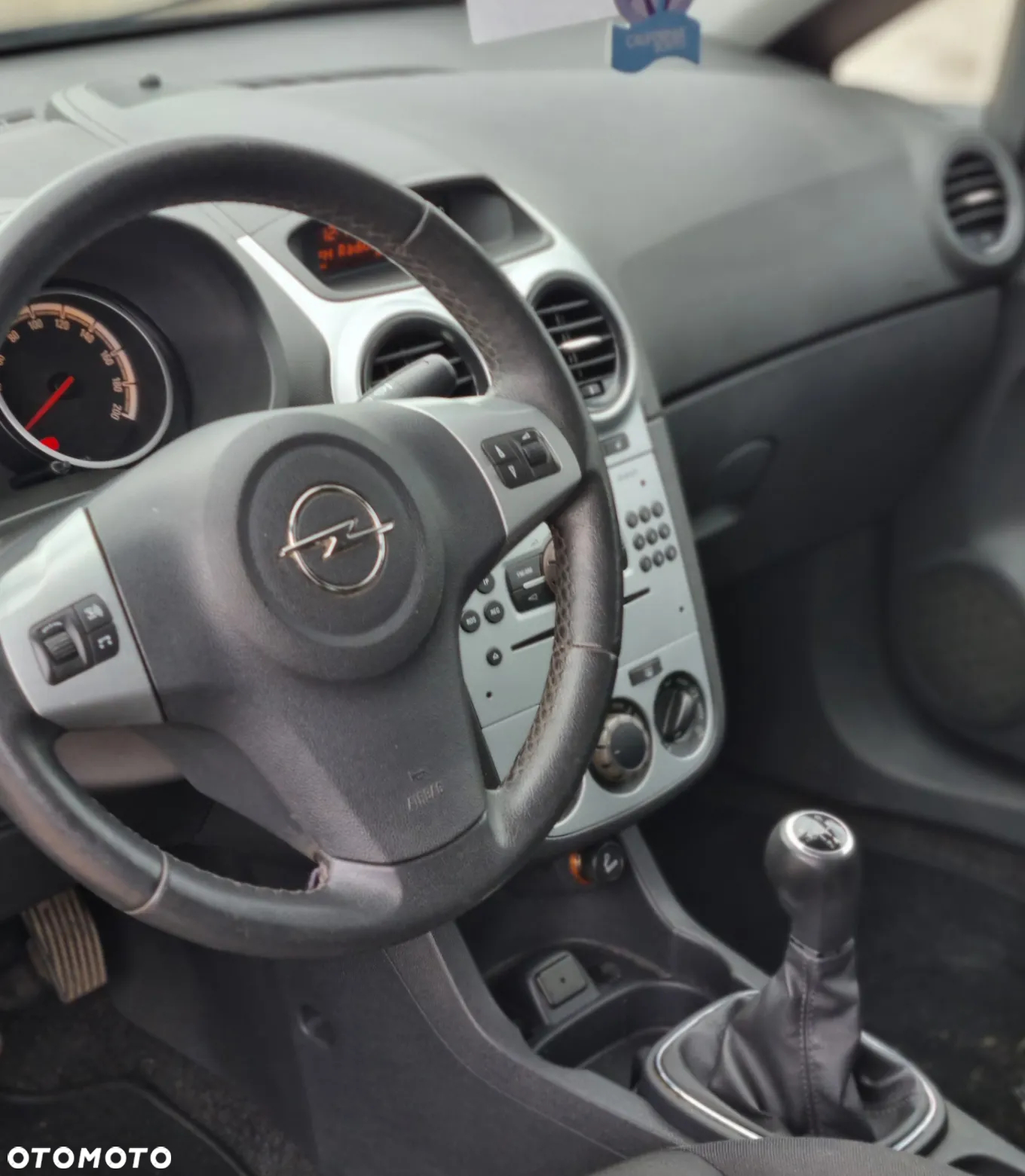 Opel Corsa 1.4 16V Cosmo - 9