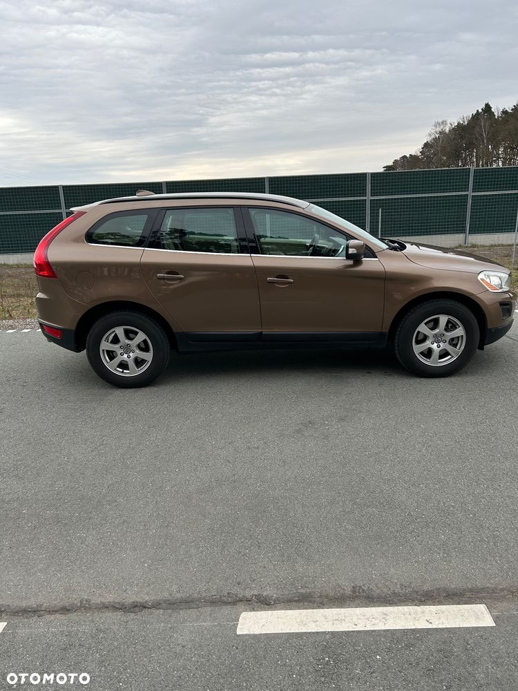 Volvo XC 60 D5 AWD Momentum - 6