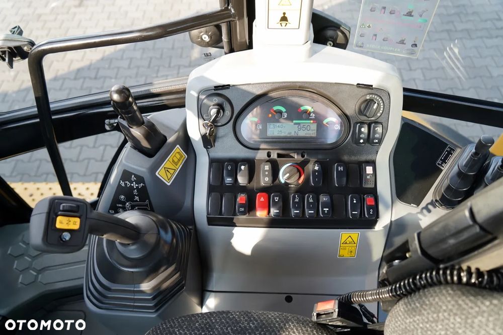 Caterpillar 432 F2 / KOPARKO-ŁADOWARKA / 2019 ROK / KOMPLET ŁYŻEK - 30