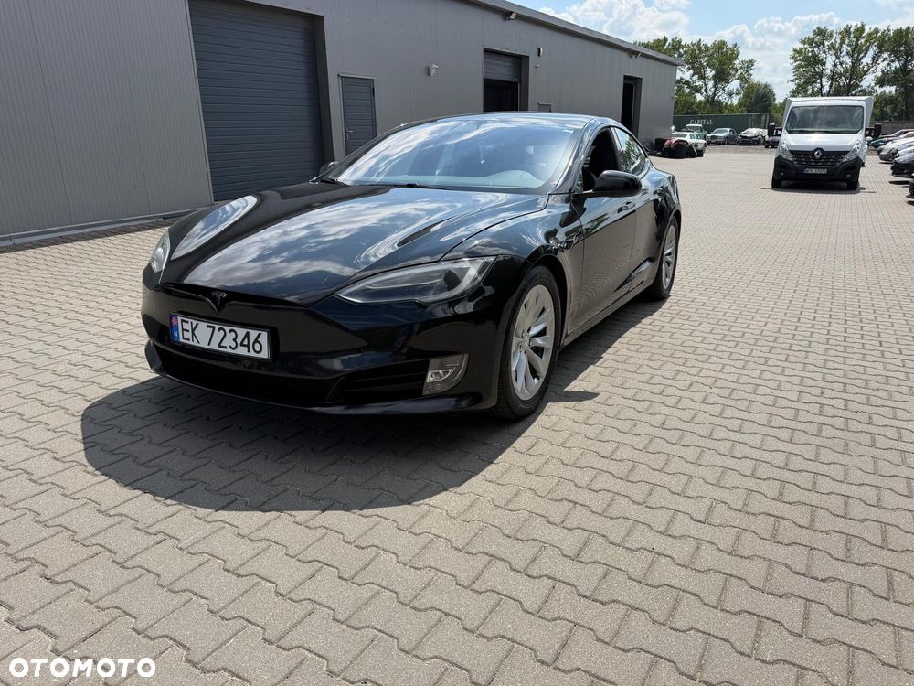 Tesla Model S - 1