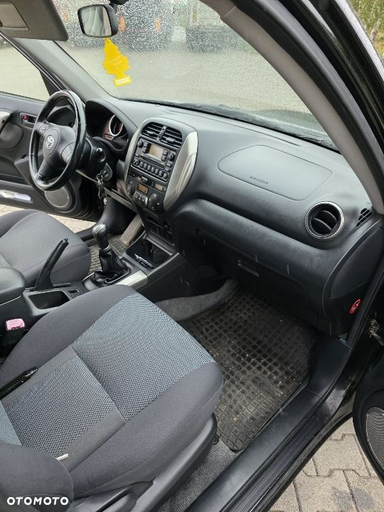 Toyota RAV4 D-4D 4x4 - 10
