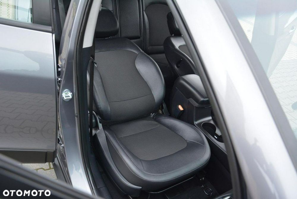 Hyundai ix35 1.7 CRDi 2WD Fifa World Cup Edition - 17