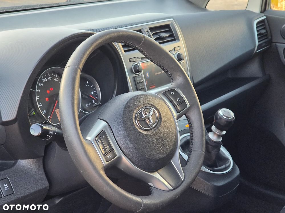 Toyota Verso S 1.33 Premium - 10