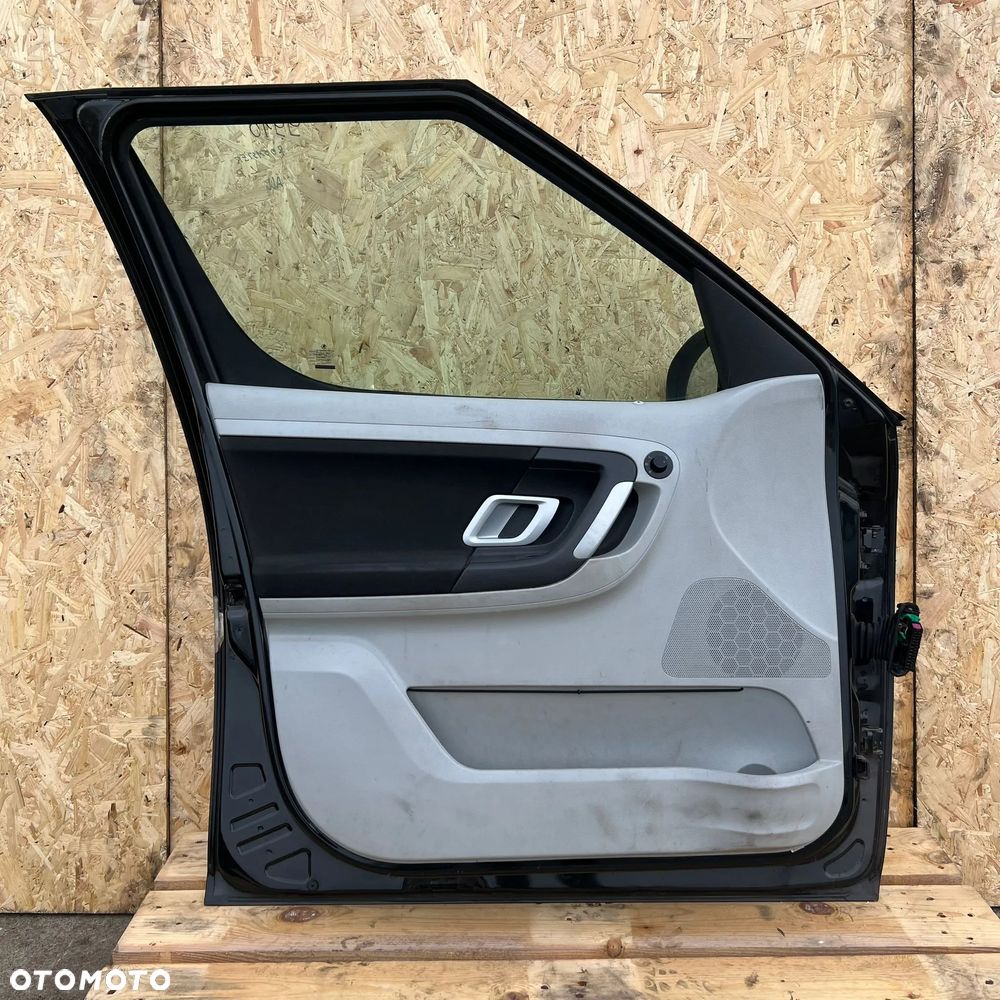 Skoda Roomster/ Praktik Drzwi Lewy Przód/ Lewy Tył L.P/ L.T Kompletne 9910 - 8