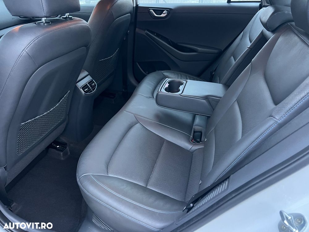 Hyundai IONIQ 1.6 GDI Premium - 8