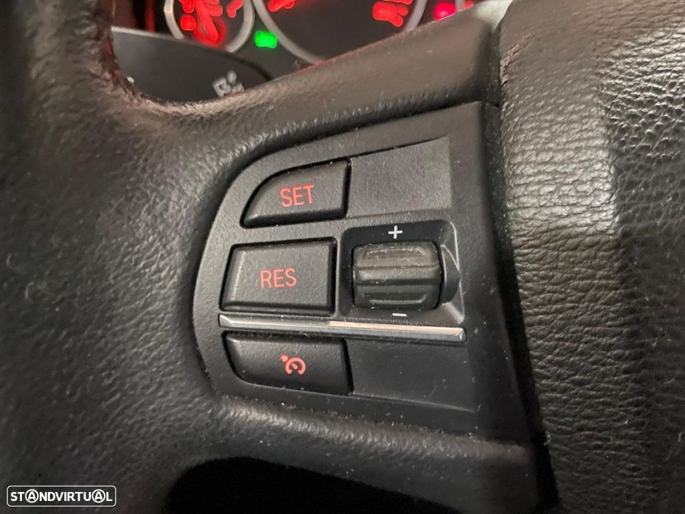 BMW X3 18 d sDrive Advantage - 42