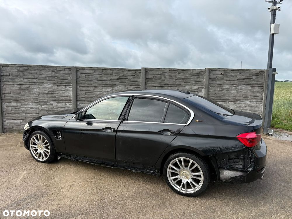 BMW Seria 3 330e iPerformance Sport Line - 39