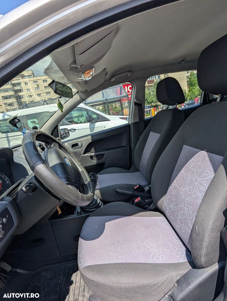 Ford Fiesta - 12