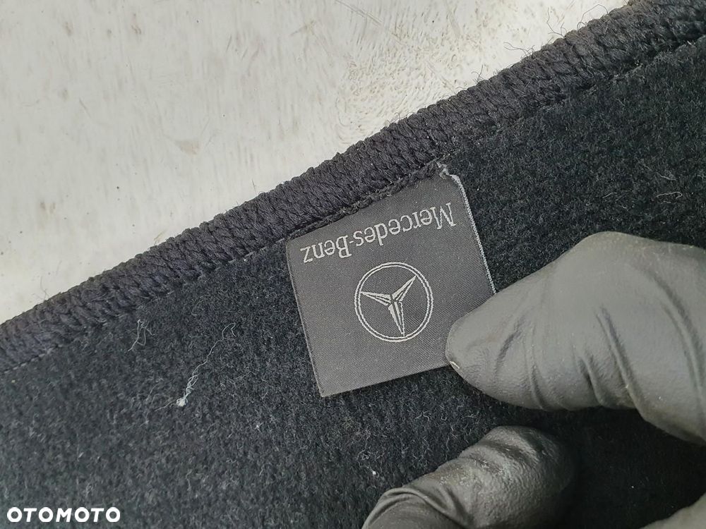WYKŁADZINA BAGAŻNIKA DYWANIK MERCEDES W205 KOMBI - 2