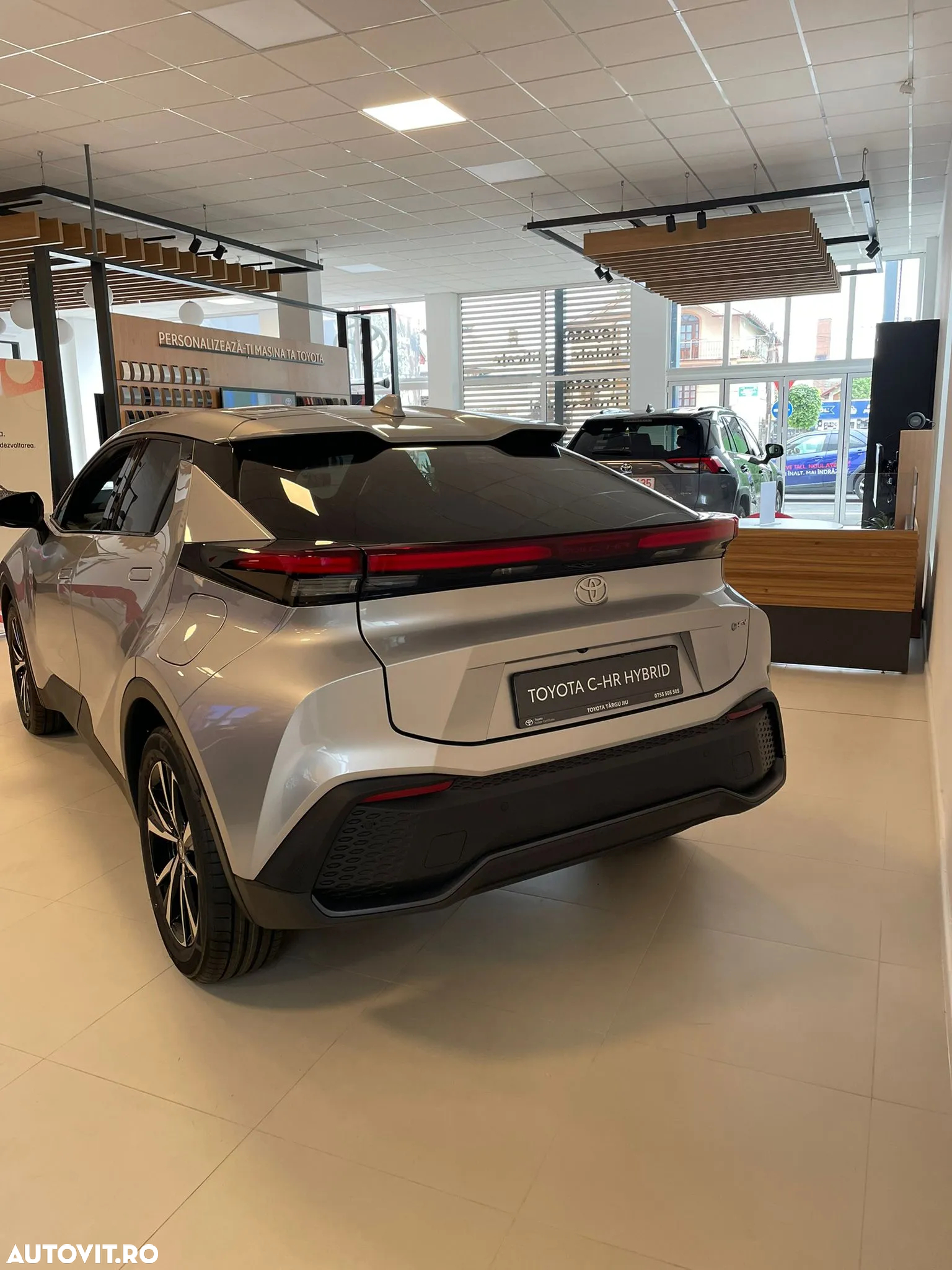 Toyota C-HR 2.0 HEV 197 CP 4x2 CVT Dynamic - 9