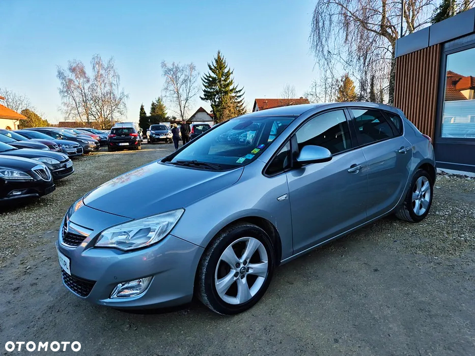 Opel Astra 1.4 Turbo Exklusiv - 25