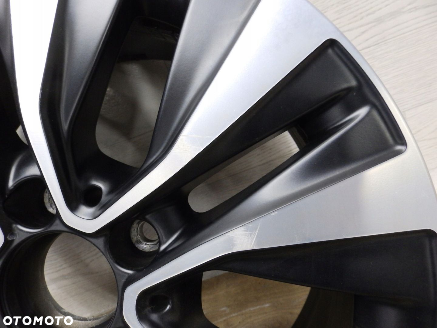 Felga Mercedes A-Klasa A177 6.5Jx16H2-N Et44 5x112 - 6