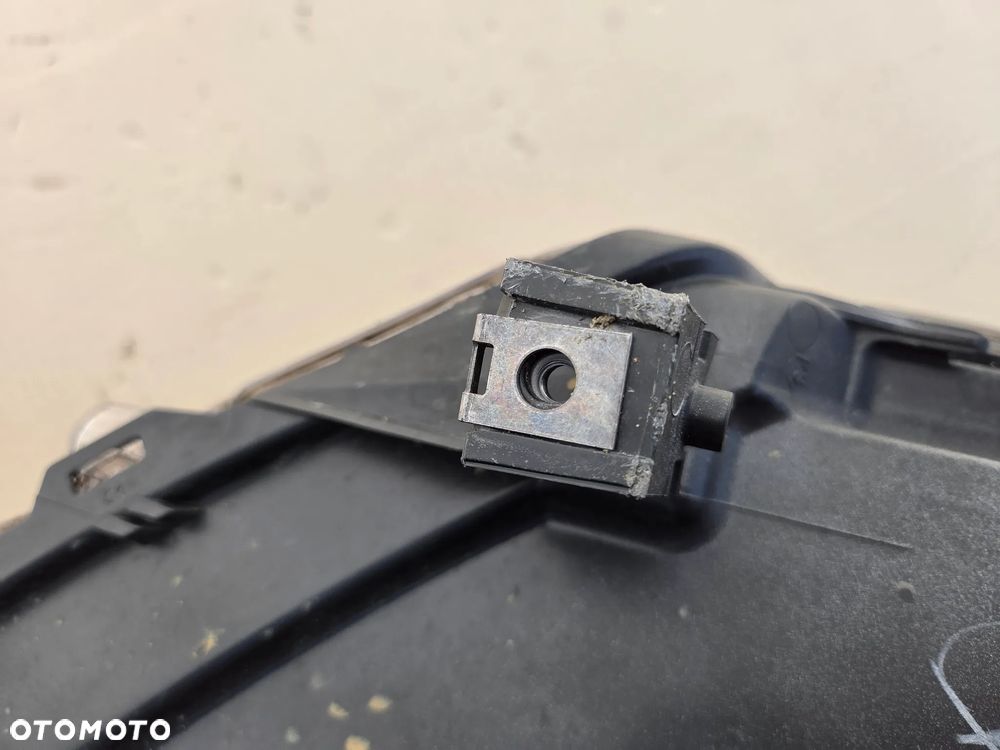 Lampa przednia lewa Peugeot 2008 I LIFT  9814749080 - 10