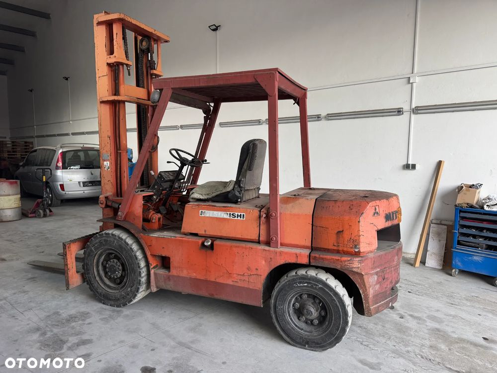 Mitsubishi FD 40 - 1