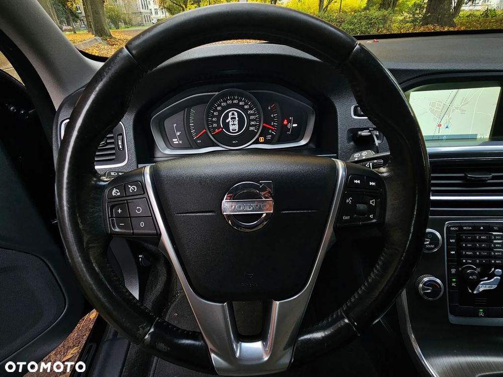 Volvo V60 D4 Drive-E Momentum - 29