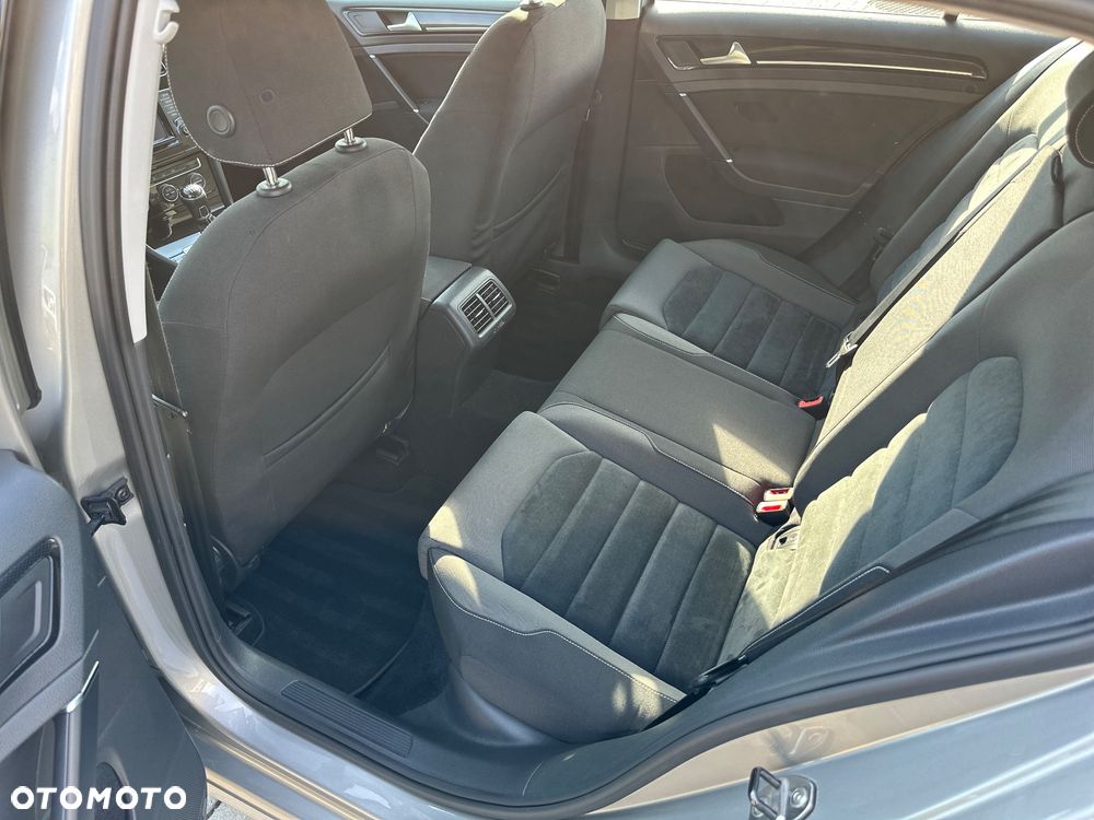 Volkswagen Golf 2.0 TDI BlueMotion Technology Highline - 23