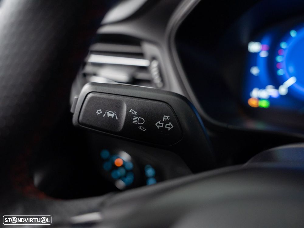 Ford Focus 1.0 EcoBoost MHEV ST-Line X - 20