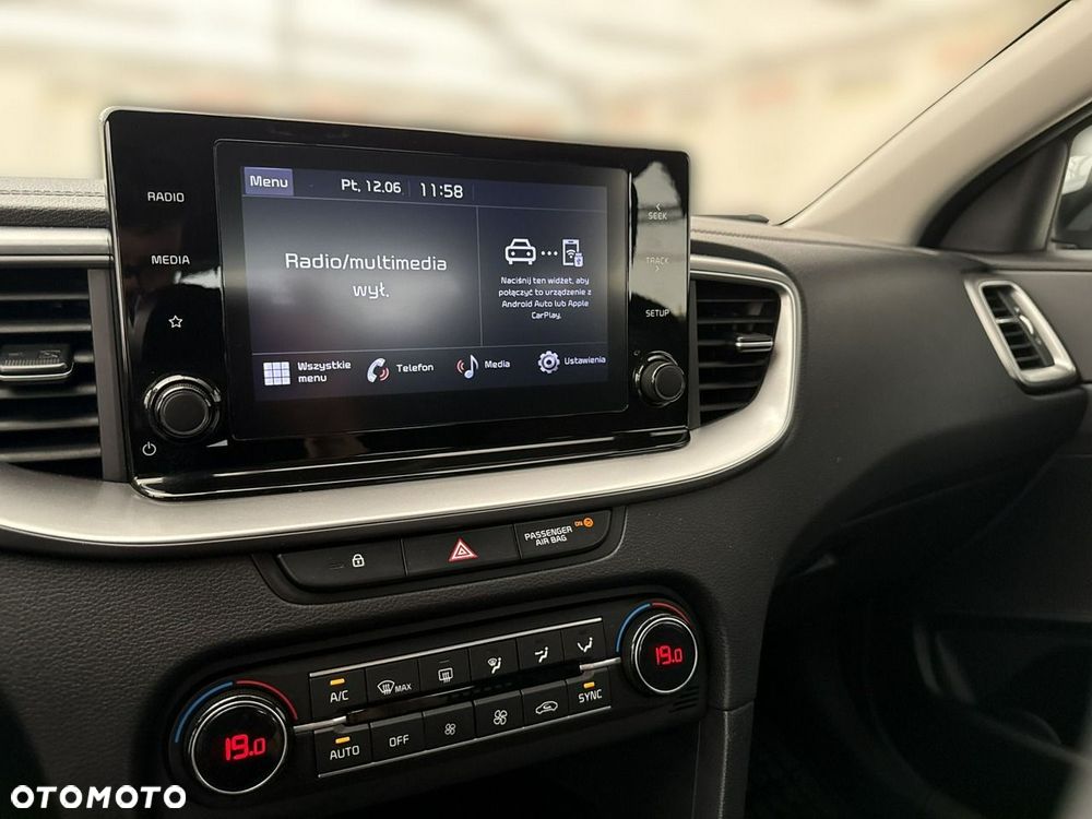 Kia Ceed - 25