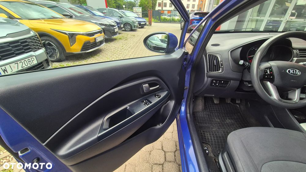 Kia Rio 1.2 L - 15