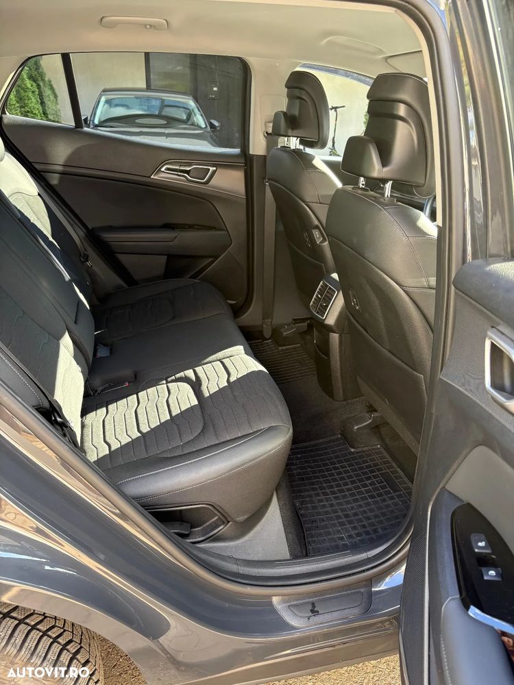 Kia Sportage 1.6 T-GDI MHEV 7DCT HP 4x2 Business Line - 11