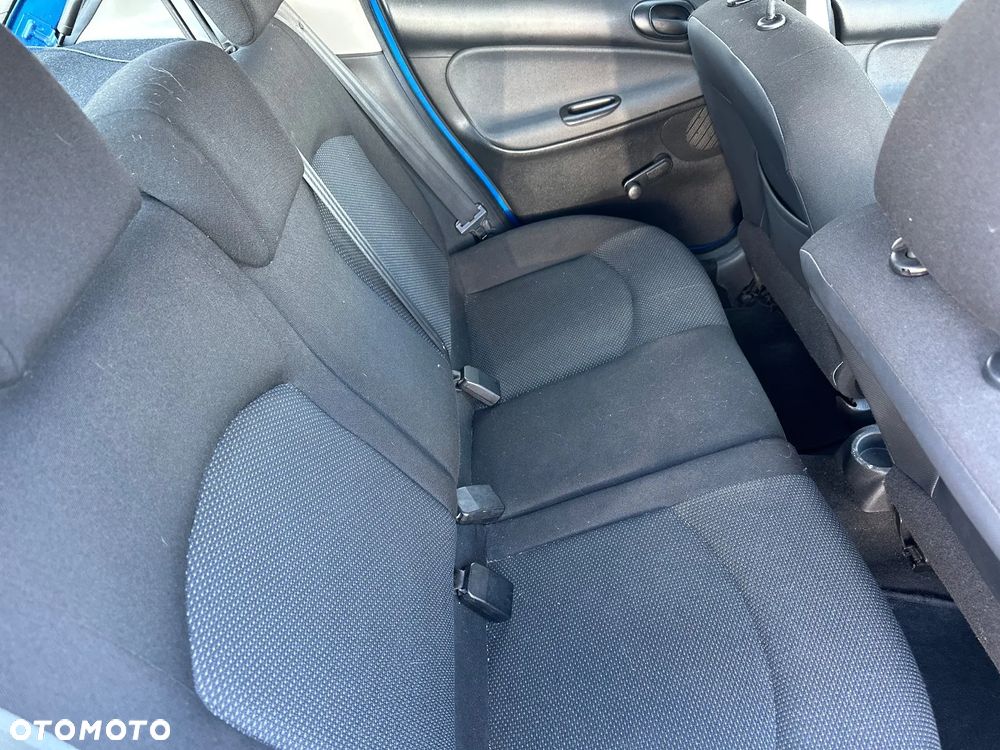 Peugeot 206 - 16