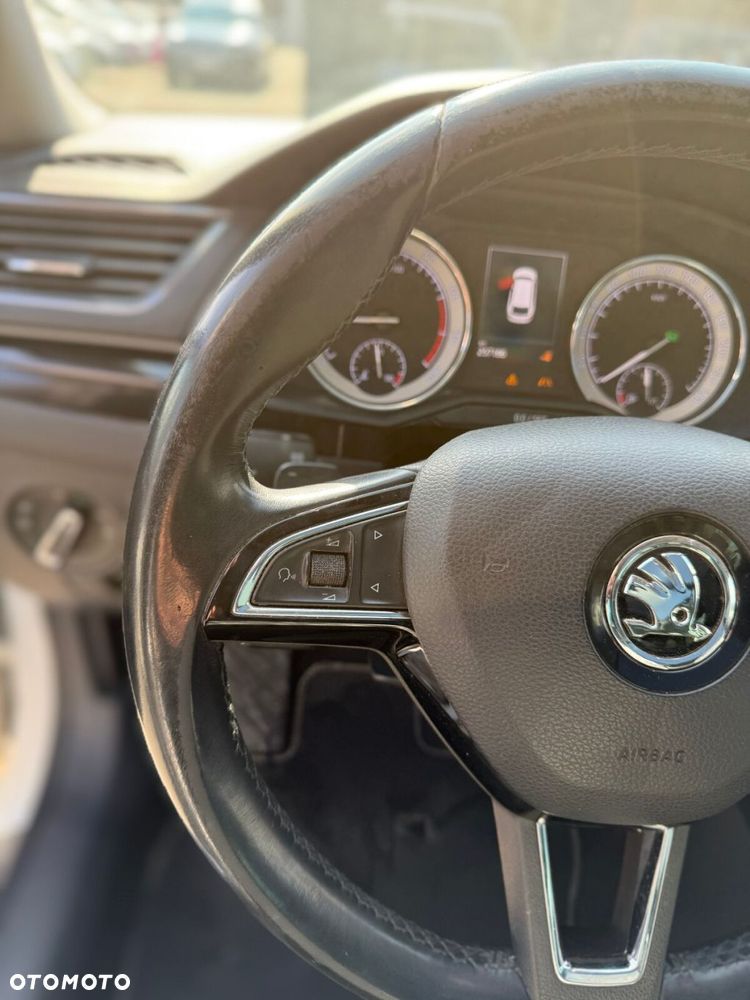 Skoda Superb 2.0 TSI 4x4 L&K DSG - 17