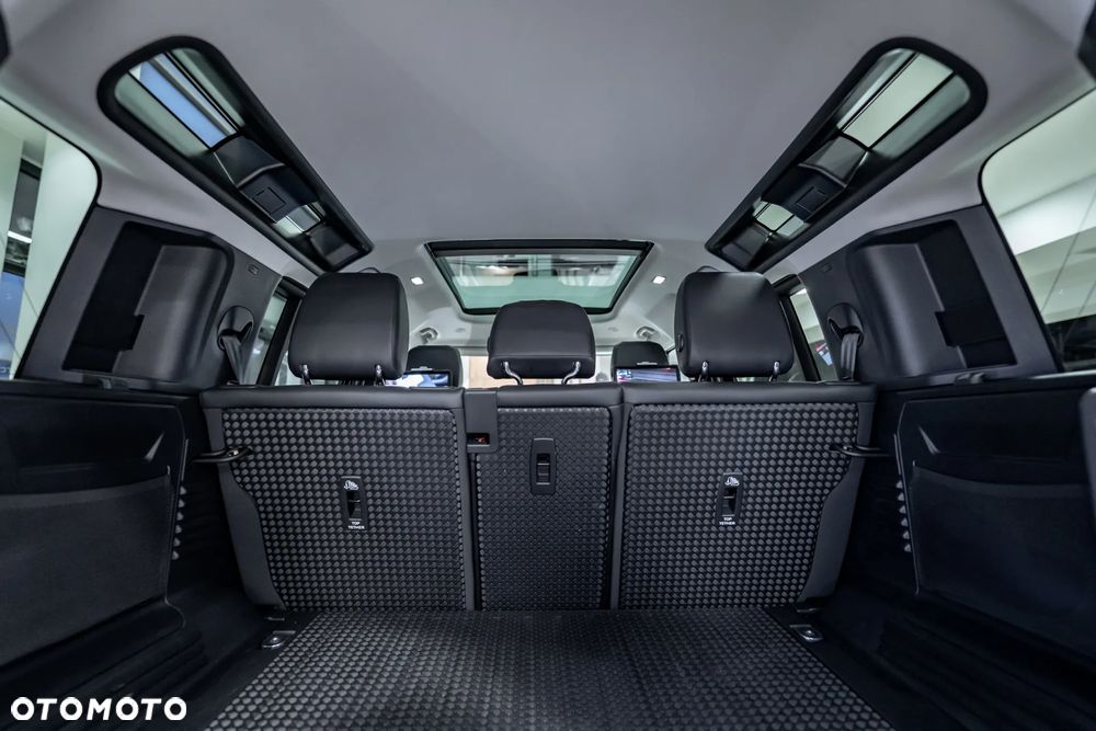 Land Rover Defender 110 D250 X-Dynamic HSE - 38