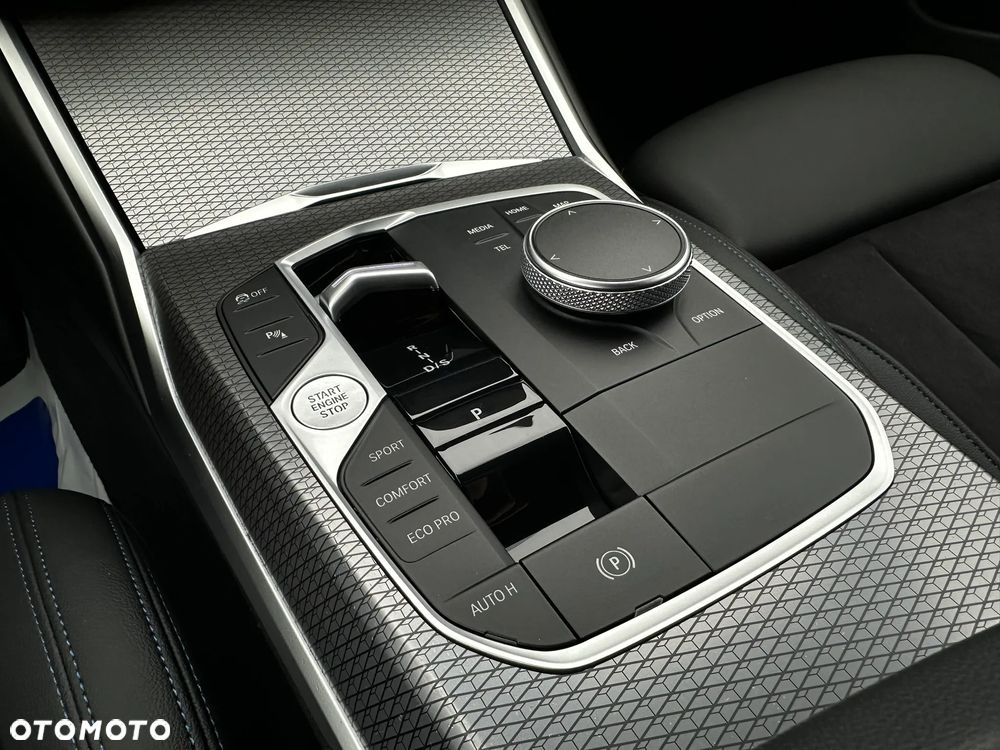 BMW Seria 3 320d xDrive M Sport sport - 31