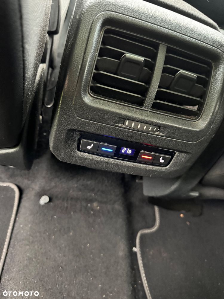 Volkswagen Touran 2.0 TDI SCR DSG Join - 23