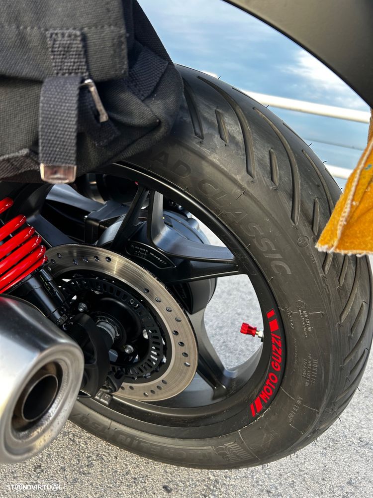 Moto Guzzi V7 Stone Ten Nova - 12