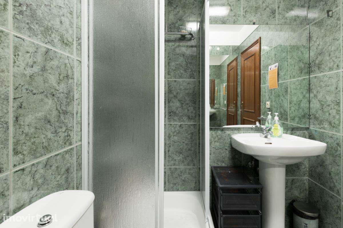 Quarto - localizado em Paranhos Porto - Grande imagem: 3/16