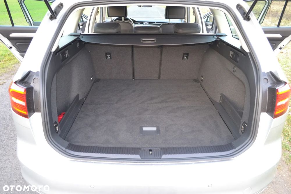 Volkswagen Passat 2.0 TDI (BlueMotion Technology) Highline - 26