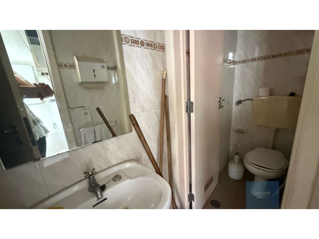 Loja Equipada e Pronta a Funcionar na Damaia de Cima - Amadora - Grande imagem: 4/9