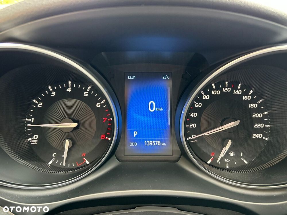 Toyota Avensis - 16