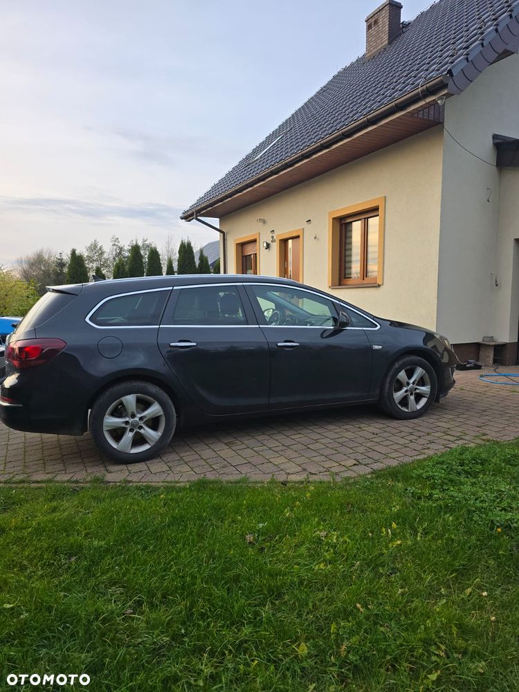 Opel Astra 2.0 CDTI DPF SportsTourer Edition - 4
