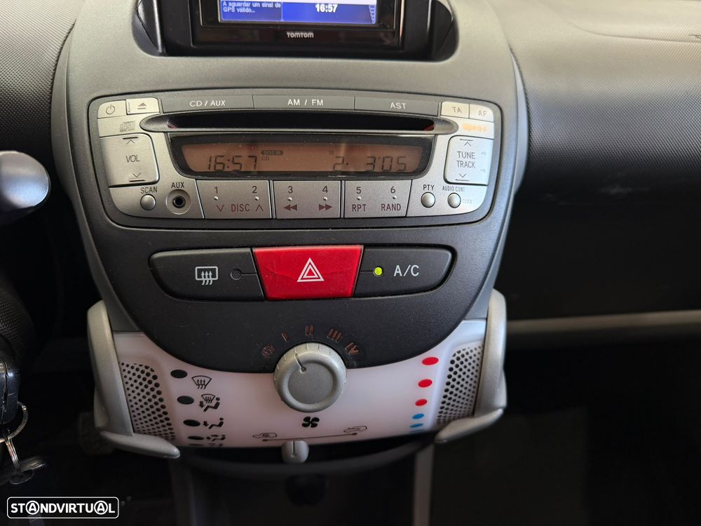 Toyota Aygo 1.0 + AC - 19