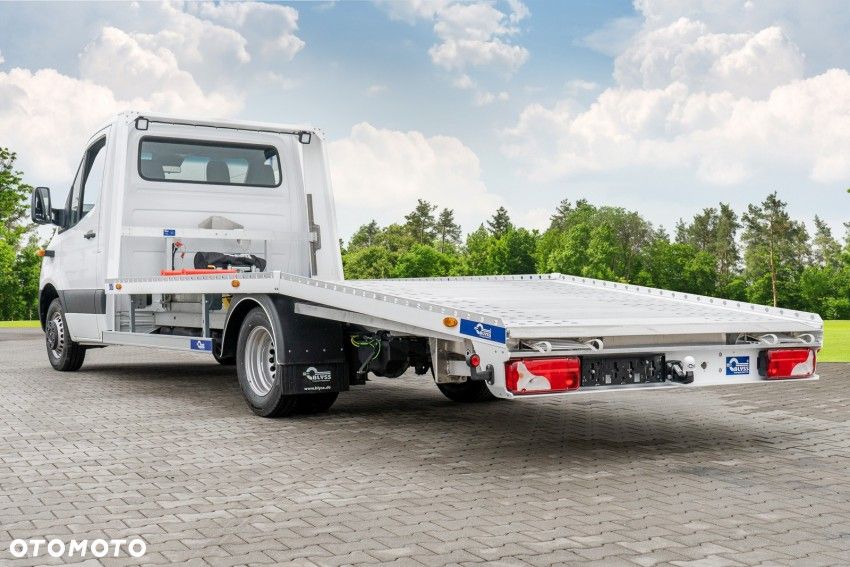 Mercedes-Benz Sprinter - 4