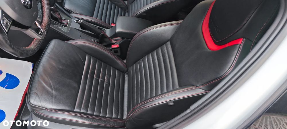 Skoda Octavia 2.0 TDI RS Challenge DSG - 32